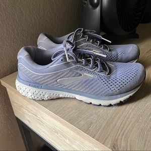 Brooks Ghost 12 Womens Sneakers